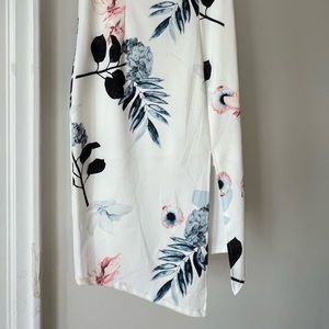 Honey Chelsea White Floral Dress Size L asymmetrical slit off the shoulder